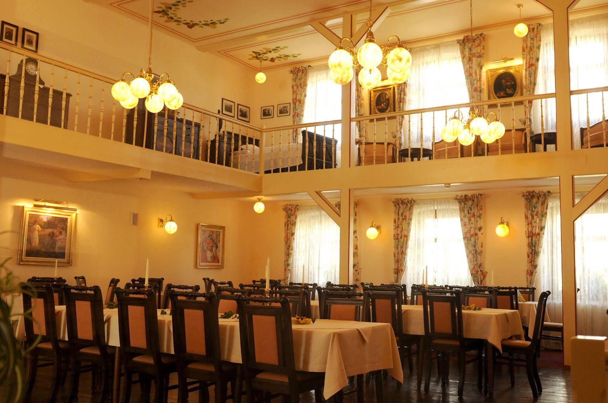 Gasthaus Weingut Stahl Oberwesel Bagian luar foto